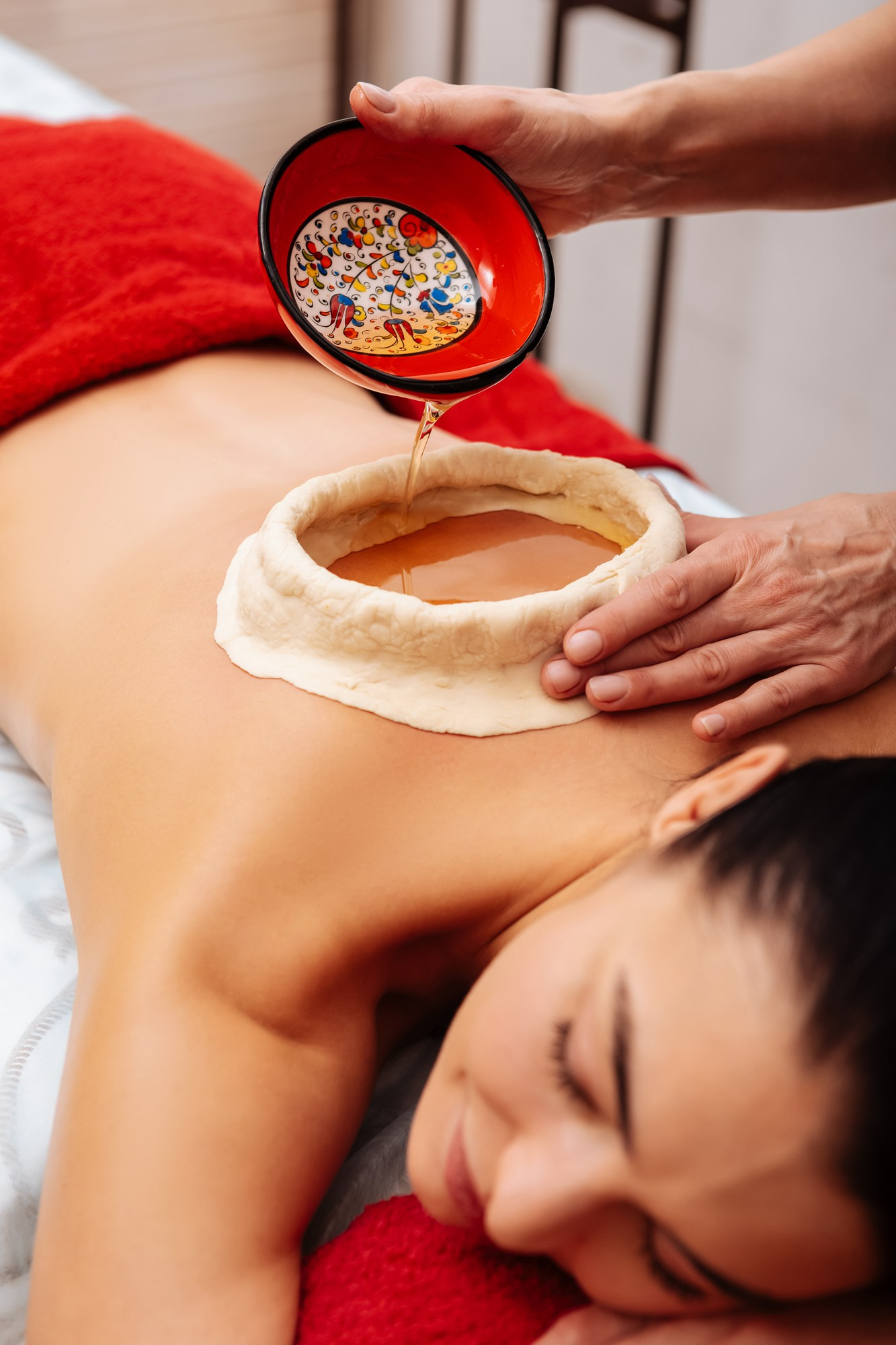 Kati Vasti (Lower Back Treatment)