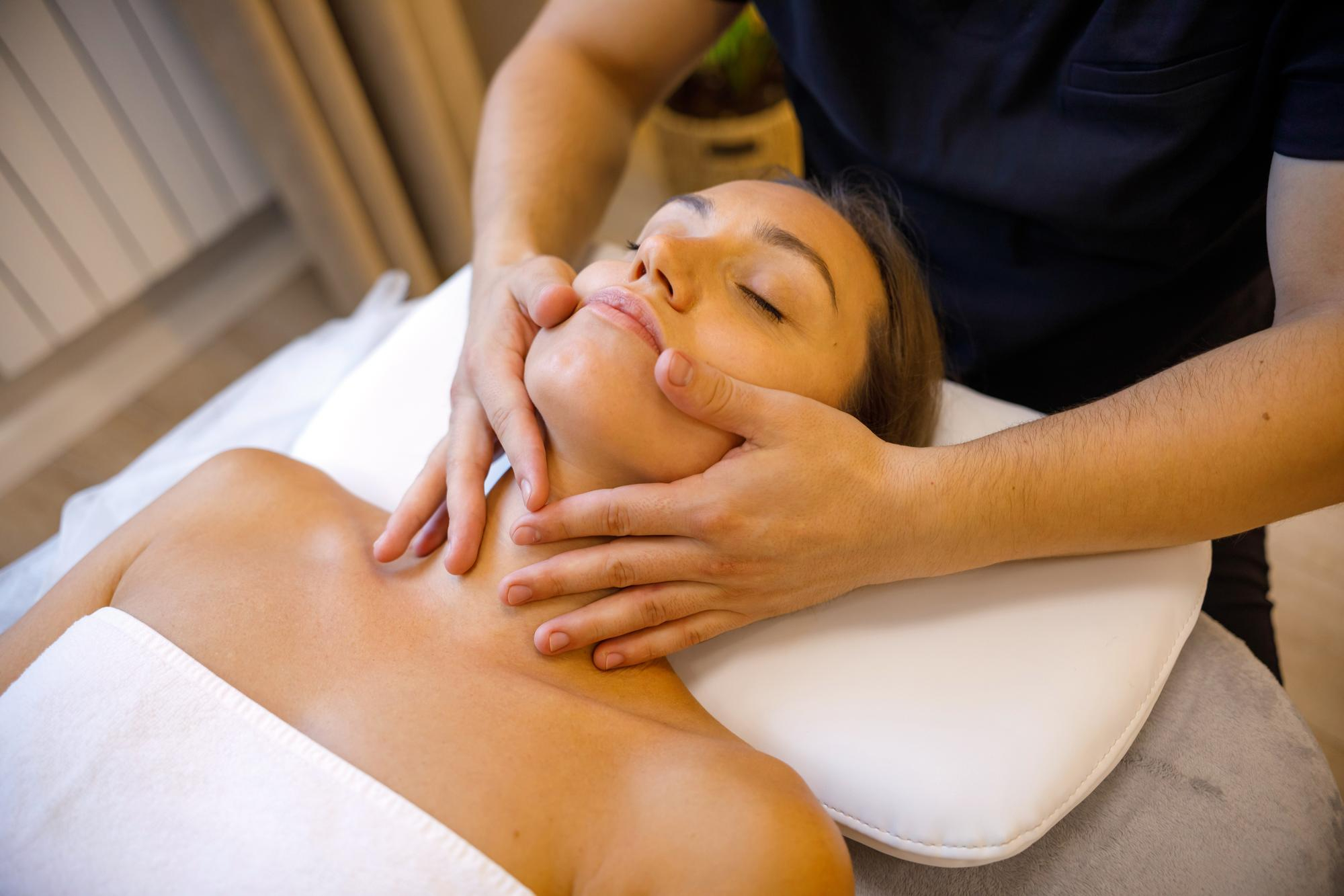 Mukhabhyanga Ayurvedic marma face massage experience