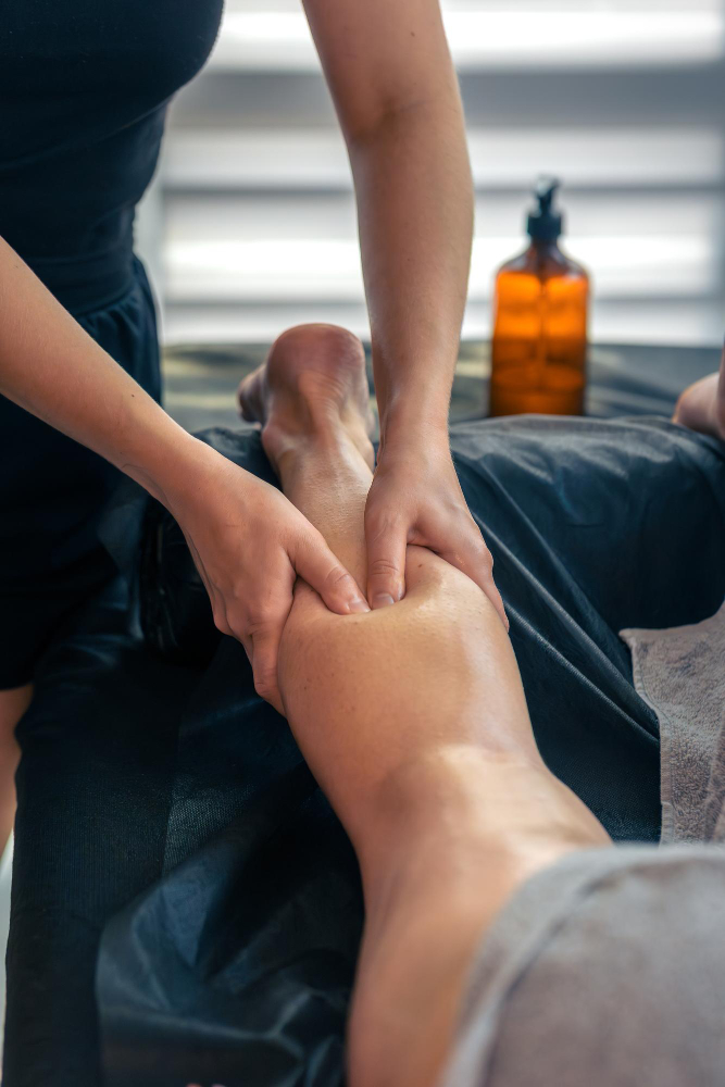 Pada abhyanga with bolus bags (Feet Massage)