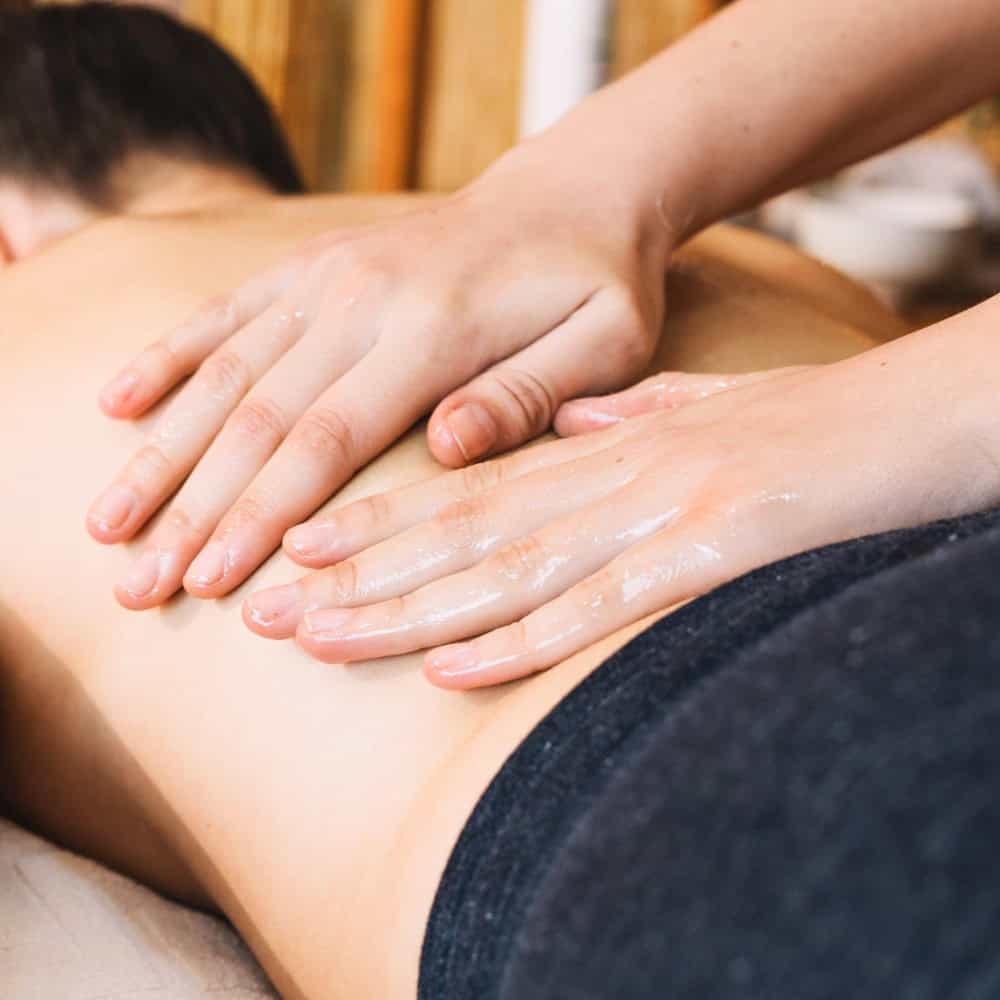 Abhyanga shoulder-to-toe Ayurvedic massage experience